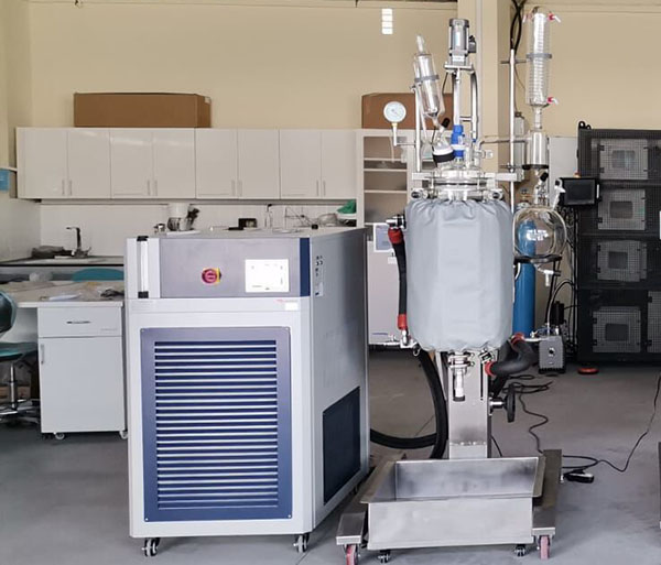 TCU制冷加熱循環(huán)機_反應釜±0.5℃高精度控溫